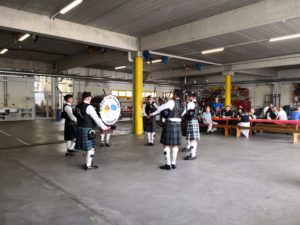 Prestation des Pipe and Drums of Geneva